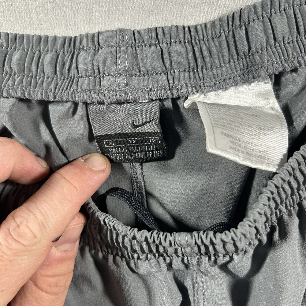 Mens Nike Vintage Y2K Track Pants XL Gray Black Stripe Zip Pocket Joggers
